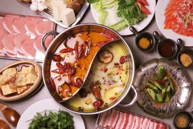 Steamboat ・スチームボート（火鍋）
